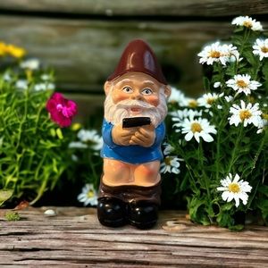 FUNNY Garden Gnome Using The Toilet NWT